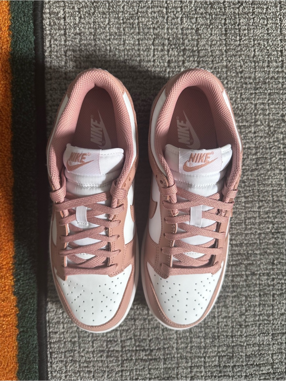 New Nike Women’s Dunk Low Rose Whisper size 8.5 - Picture 2 of 5